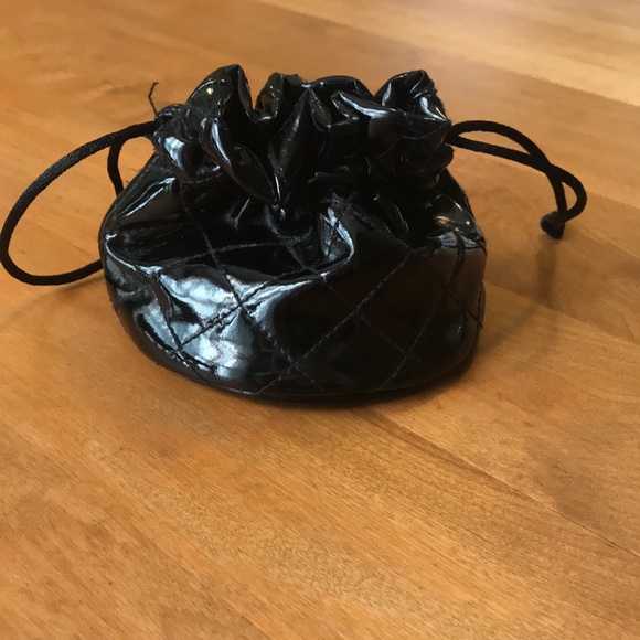 Guess Black Patten Mini Cinched Bag w Silver Heart - Picture 4 of 6